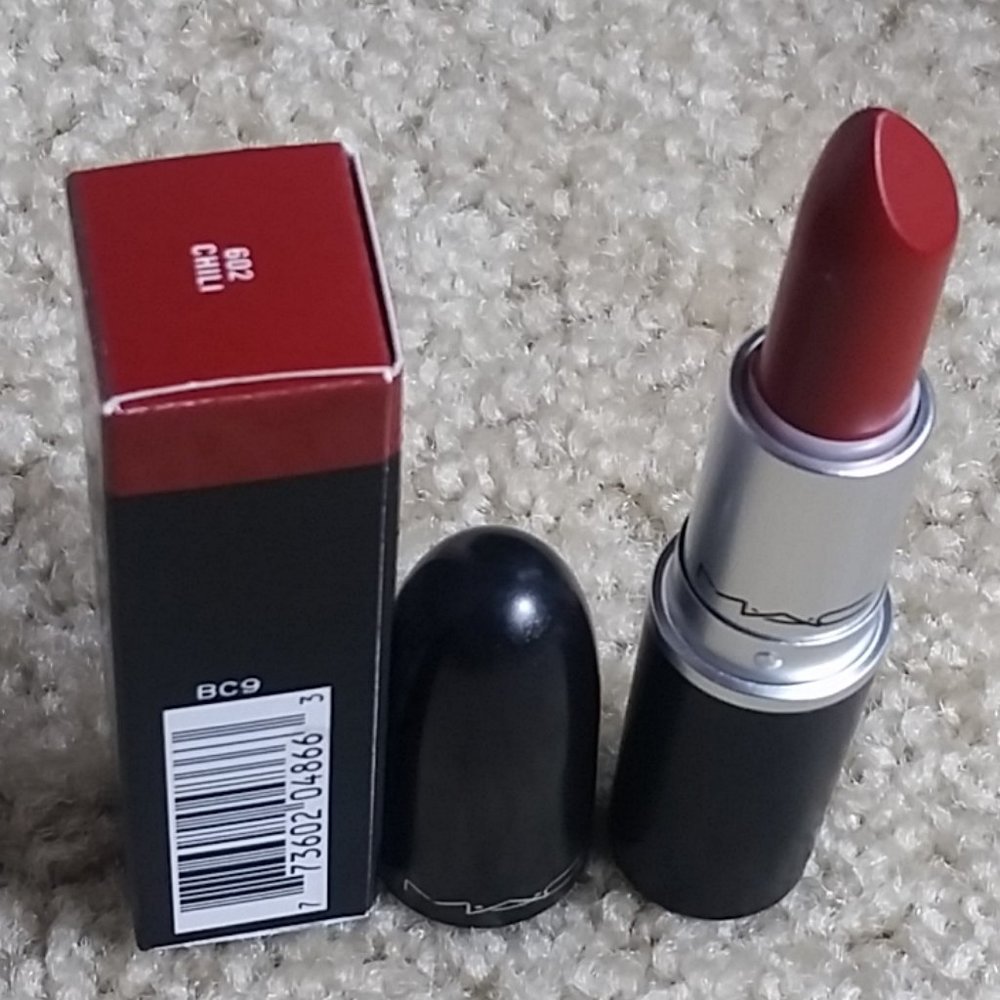 MAC Matte Lipstick Chilli NIB
